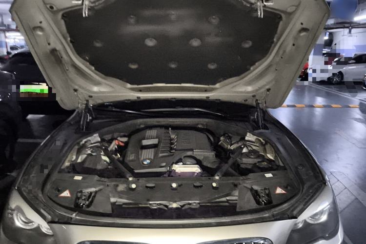 Used BMW 7 Series 2009 740Li Luxury Model Engine Bay