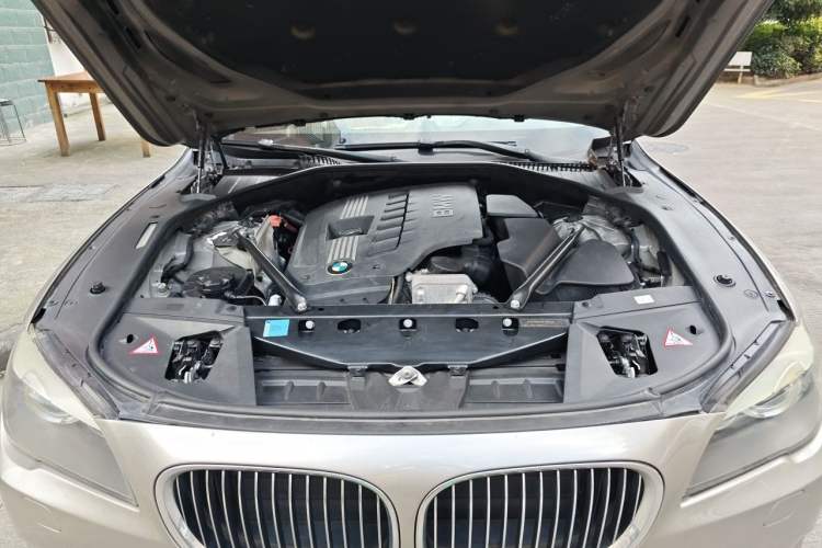 Used BMW 7 Series 2009 730Li Luxury Model Engine Bay
