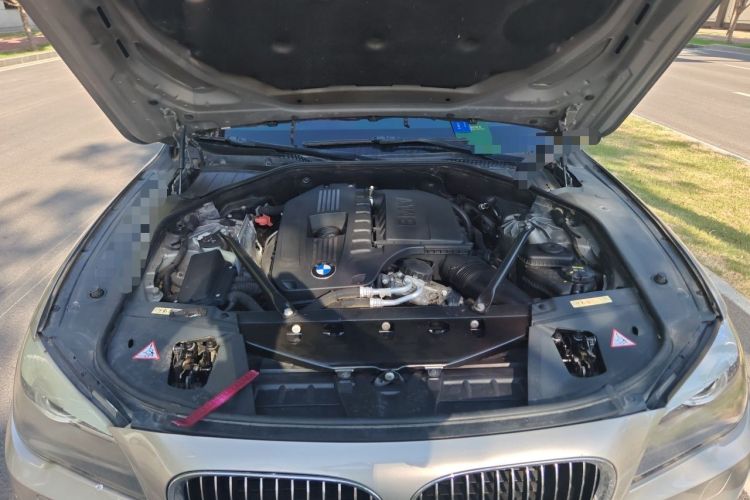 Used BMW 7 Series 2009 740Li Leading Model Engine Bay