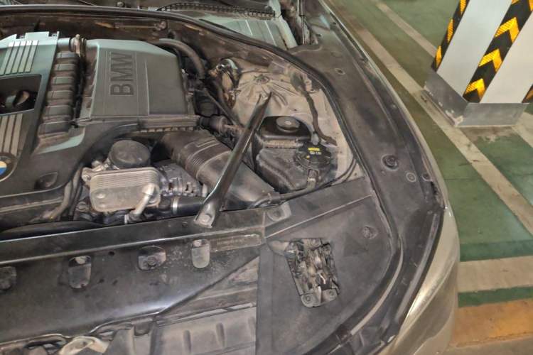 Used BMW 7 Series 2009 740Li Leading Model Engine Bay Left