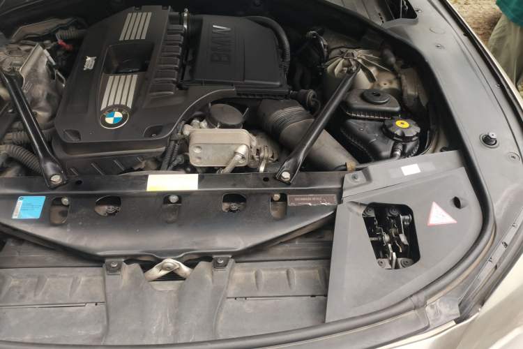 Used BMW 7 Series 2009 740Li Leading Model Engine Bay Left