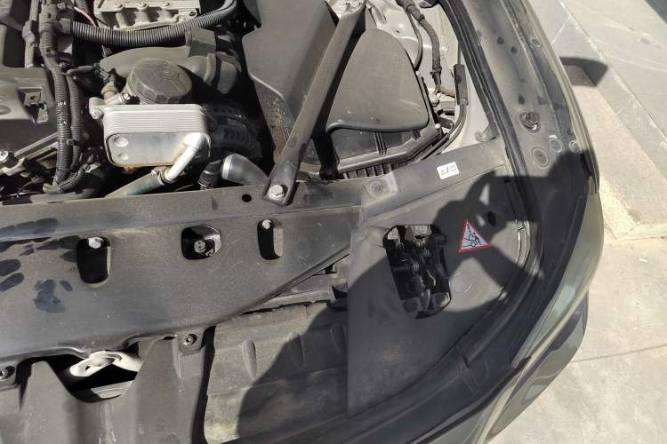 Used BMW 7 Series 2009 730Li Luxury Model Engine Bay Left