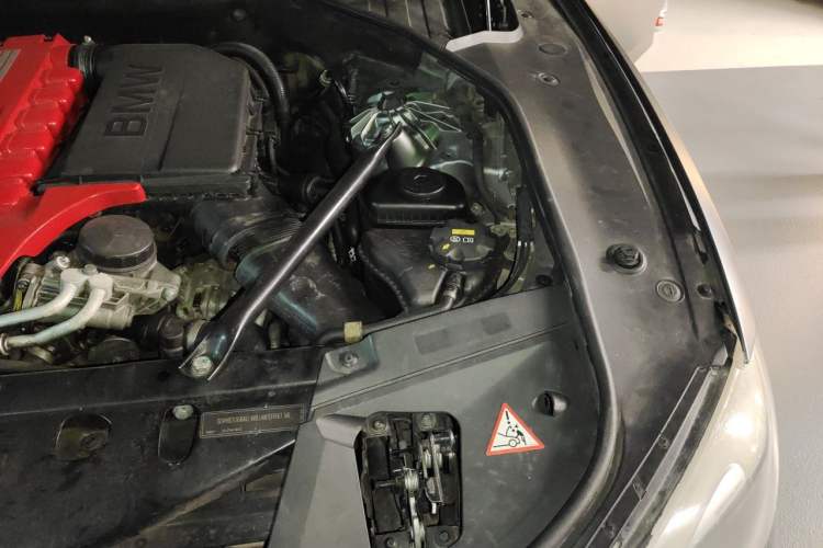 Used BMW 7 Series 2009 740Li Luxury Model Engine Bay Left