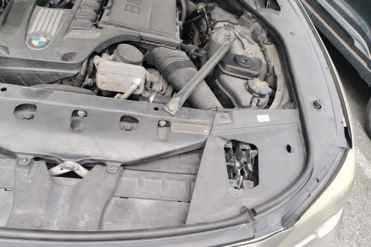 Used BMW 7 Series 2009 740Li Leading Model Engine Bay Left