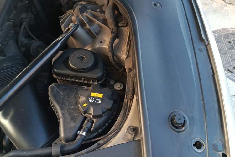 Used BMW 7 Series 2009 740Li Luxury Model Engine Bay Left