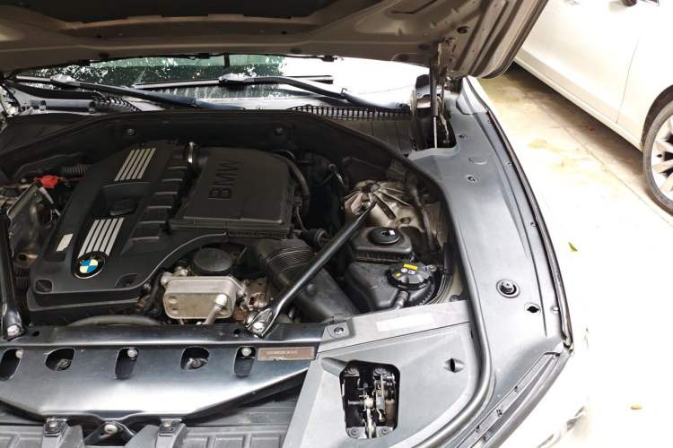 Used BMW 7 Series 2009 740Li Luxury Edition Engine Bay Left