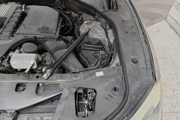 Used BMW 7 Series 2009 740Li Leading Model Engine Bay Left