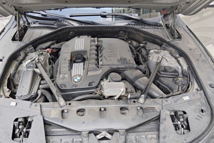 Used BMW 7 Series 2009 740Li Leading Model Engine Bay