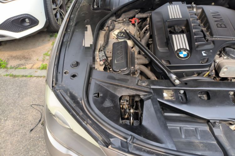 Used BMW 7 Series 2009 740Li Leading Model Engine Bay Right