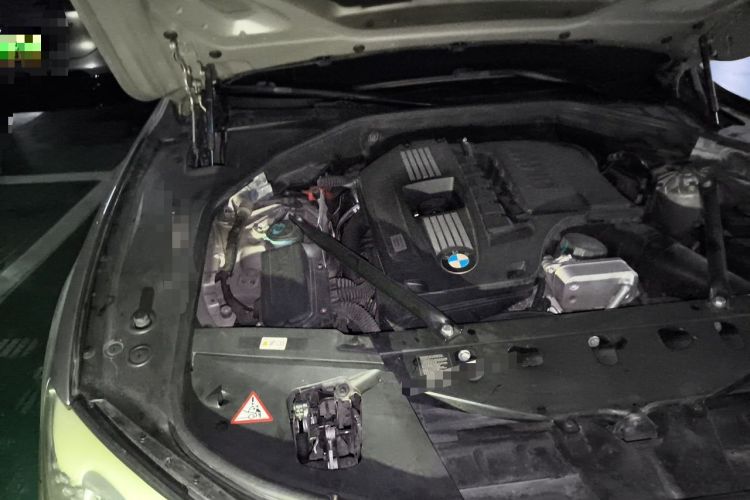 Used BMW 7 Series 2009 740Li Luxury Model Engine Bay Right