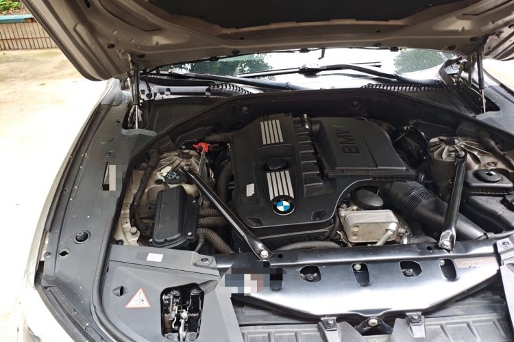 Used BMW 7 Series 2009 740Li Luxury Edition Engine Bay Right