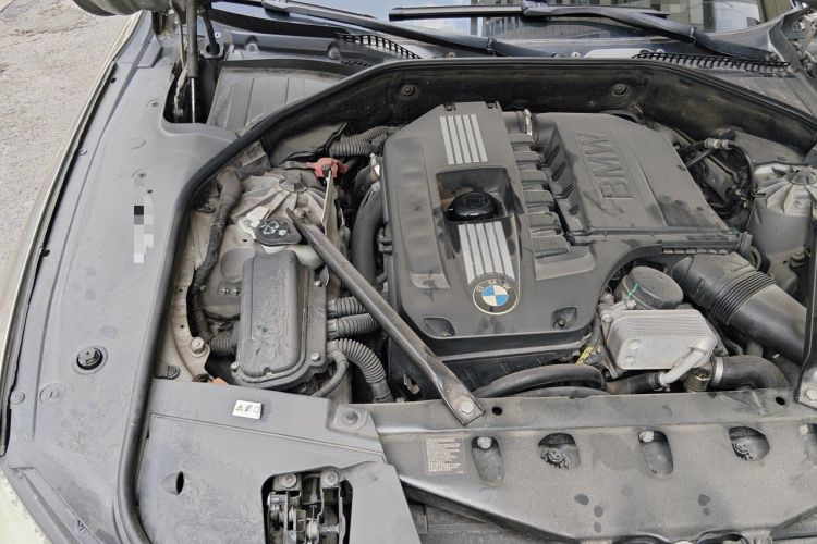 Used BMW 7 Series 2009 740Li Leading Model Engine Bay Right