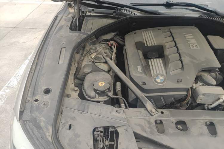 Used BMW 7 Series 2009 730Li Leading Model Engine Bay Right