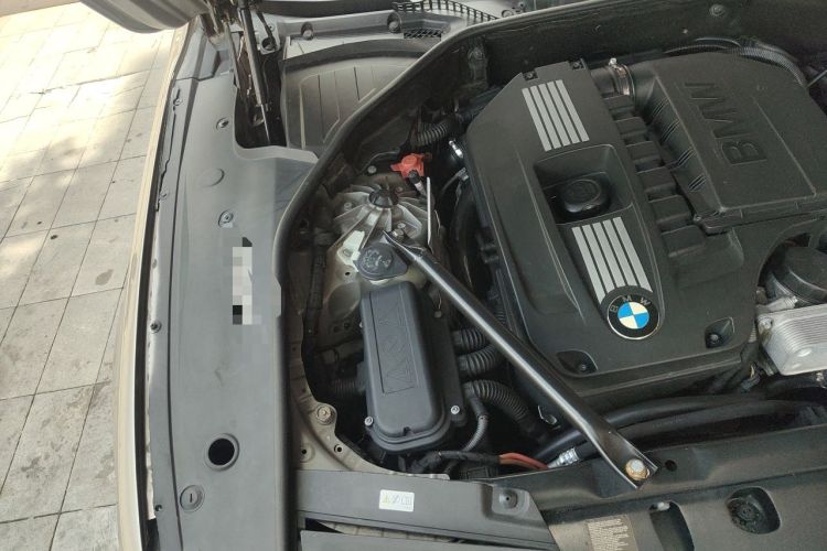 Used BMW 7 Series 2009 740Li Leading Model Engine Bay Right