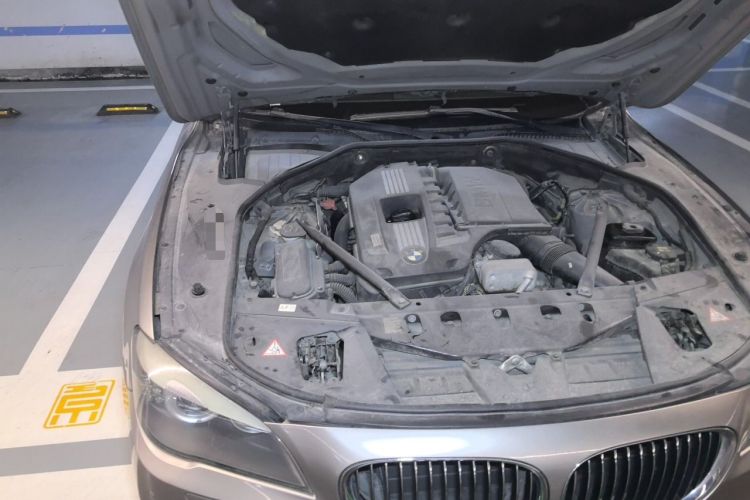 Used BMW 7 Series 2009 740Li Leading Model Engine Bay Right