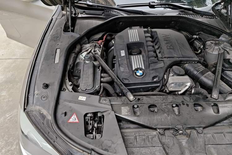 Used BMW 7 Series 2009 740Li Luxury Model Engine Bay Right