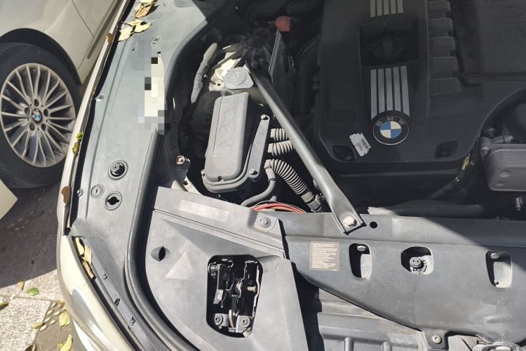 Used BMW 7 Series 2009 740Li Luxury Model Engine Bay Right