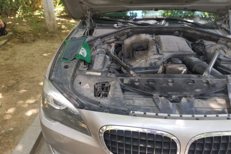 Used BMW 7 Series 2009 740Li Luxury Model Engine Bay Right
