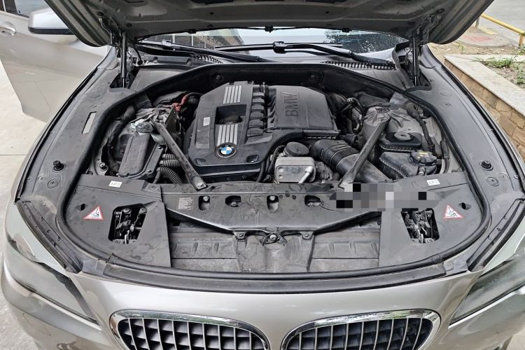 Used BMW 7 Series 2009 740Li Luxury Model Engine Bay