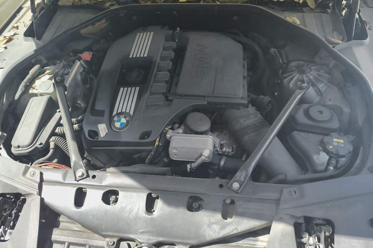 Used BMW 7 Series 2009 740Li Luxury Model Engine Bay