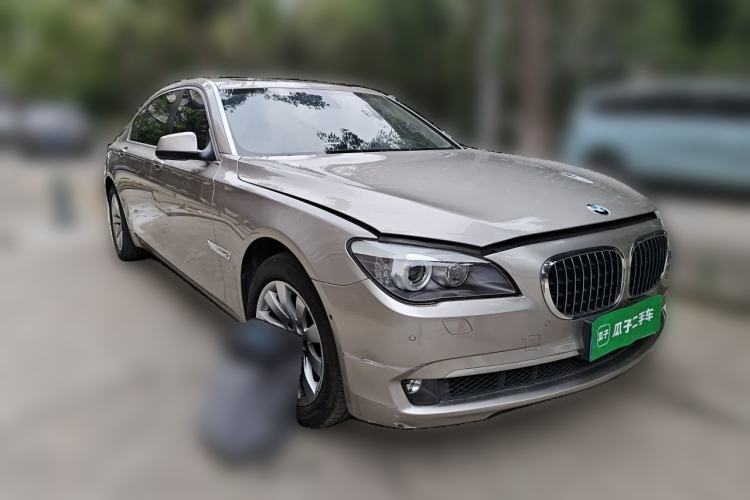 Used BMW 7 Series 2009 740Li Luxury Model Front Right 45 Deg