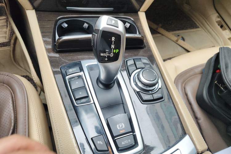 Used BMW 7 Series 2009 740Li Leading Model Gear Lever
