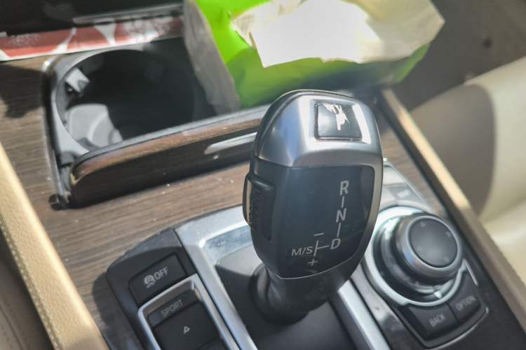 Used BMW 7 Series 2009 740Li Luxury Model Gear Lever