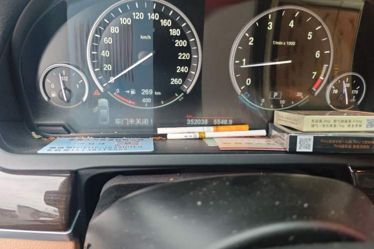 Used BMW 7 Series 2009 740Li Luxury Model Odometer Close Up