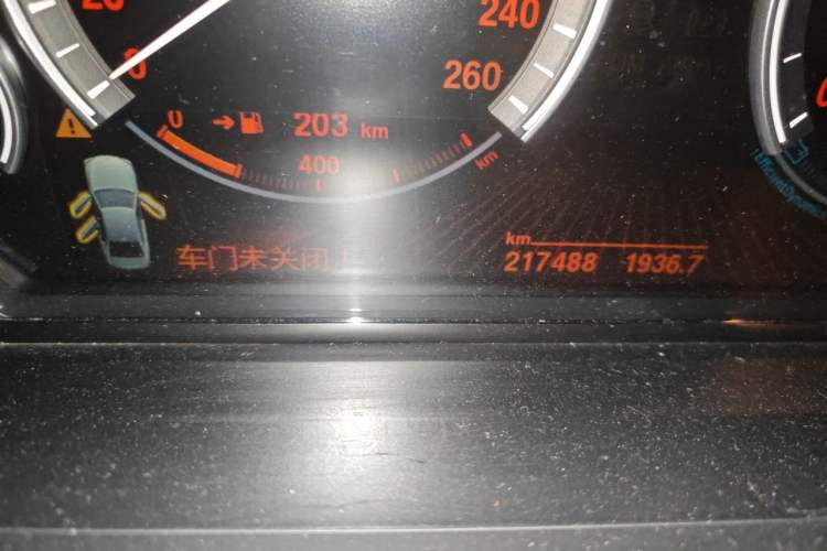 Used BMW 7 Series 2009 740Li Leading Model Odometer Close Up