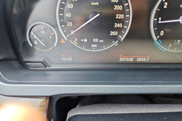 Used BMW 7 Series 2009 740Li Leading Model Odometer Close Up