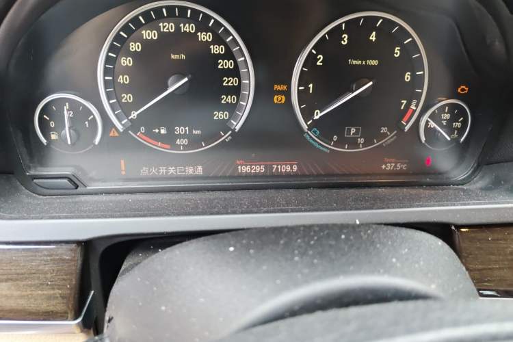 Used BMW 7 Series 2009 730Li Luxury Model Odometer Close Up