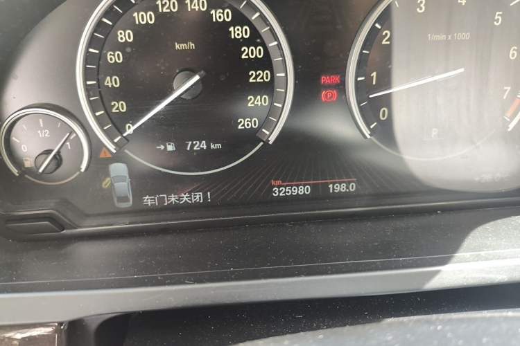 Used BMW 7 Series 2009 740Li Luxury Model Odometer Close Up