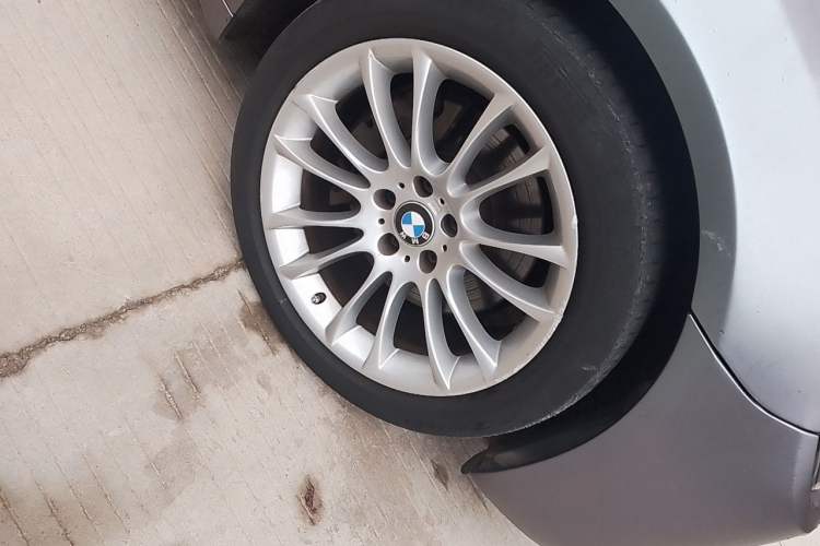 Used BMW 7 Series 2009 740Li Luxury Edition Right Front Wheel Hub