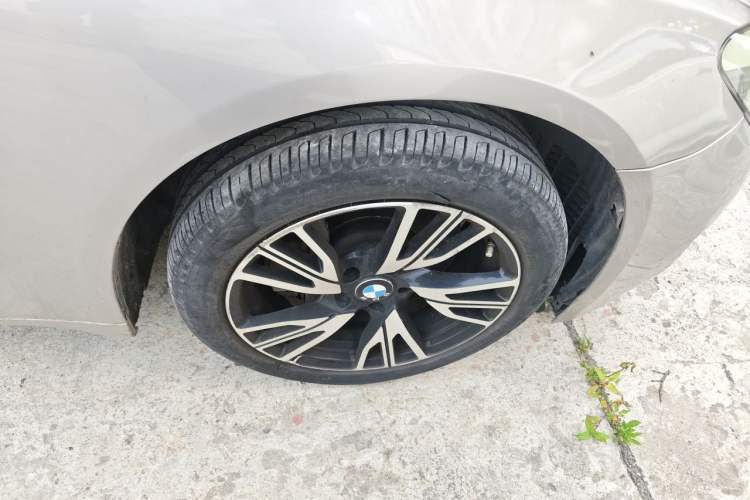 Used BMW 7 Series 2009 730Li Luxury Model Right Front Wheel Hub