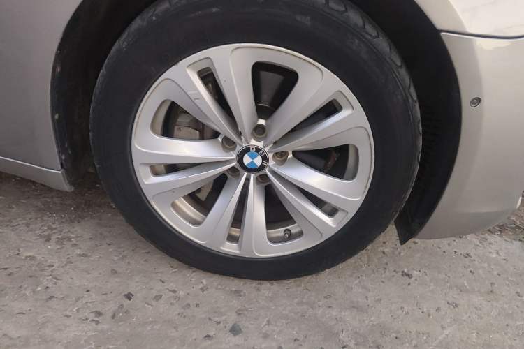 Used BMW 7 Series 2009 730Li Leading Model Right Front Wheel Hub