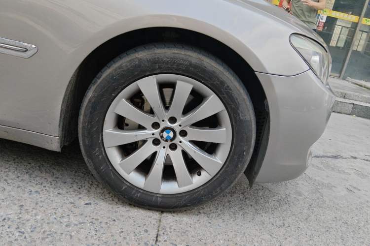 Used BMW 7 Series 2009 740Li Leading Model Right Front Wheel Hub