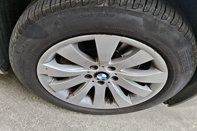 Used BMW 7 Series 2009 740Li Luxury Model Right Front Wheel Hub