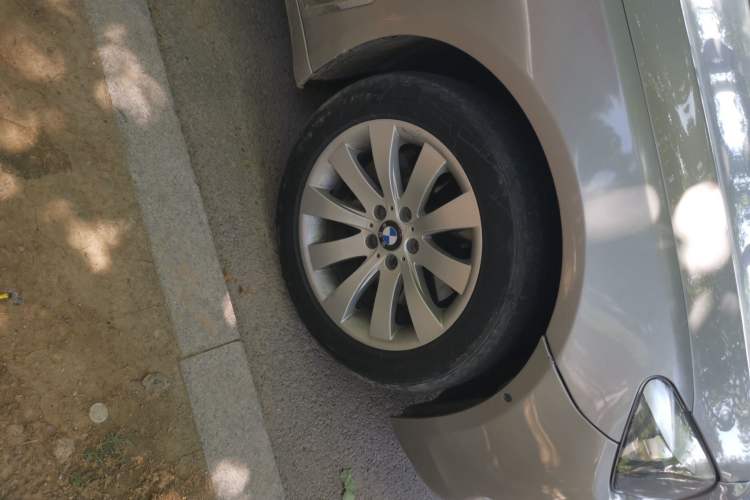 Used BMW 7 Series 2009 740Li Luxury Model Right Front Wheel Hub