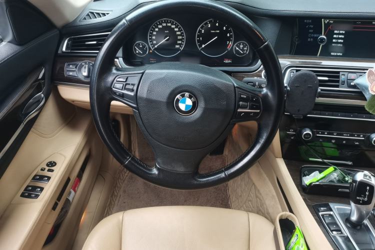 Used BMW 7 Series 2009 740Li Leading Model Steering Wheel