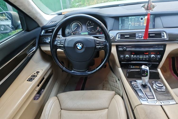 Used BMW 7 Series 2009 730Li Luxury Model Steering Wheel