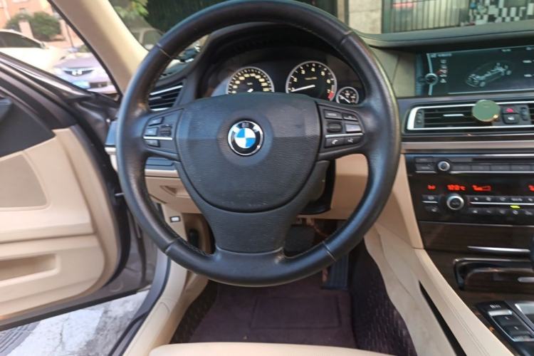 Used BMW 7 Series 2009 740Li Luxury Model Steering Wheel