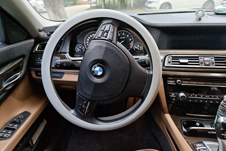Used BMW 7 Series 2009 740Li Luxury Model Steering Wheel