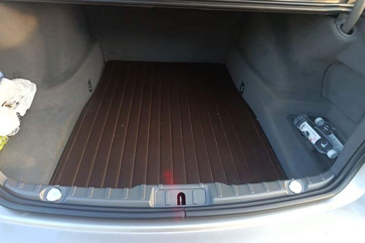 Used BMW 7 Series 2009 740Li Luxury Model Trunk