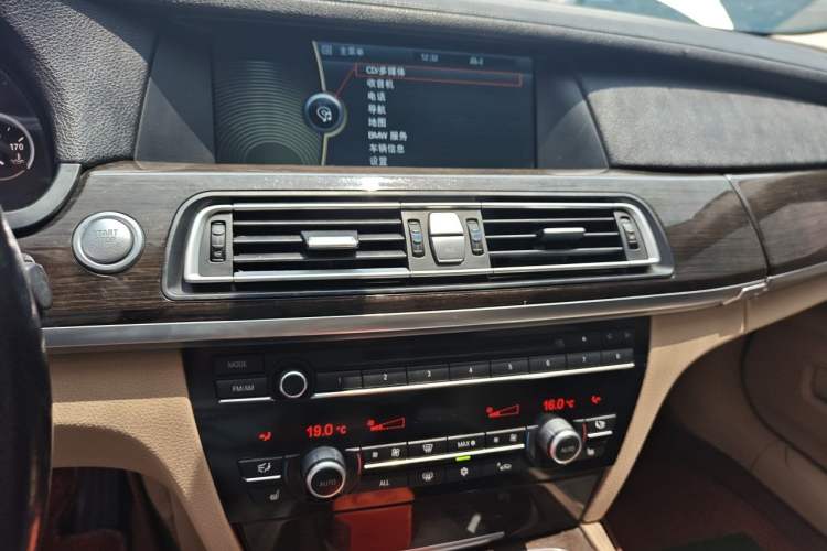 Used BMW 7 Series 2009 730Li Leading Model Audio And AC Panel