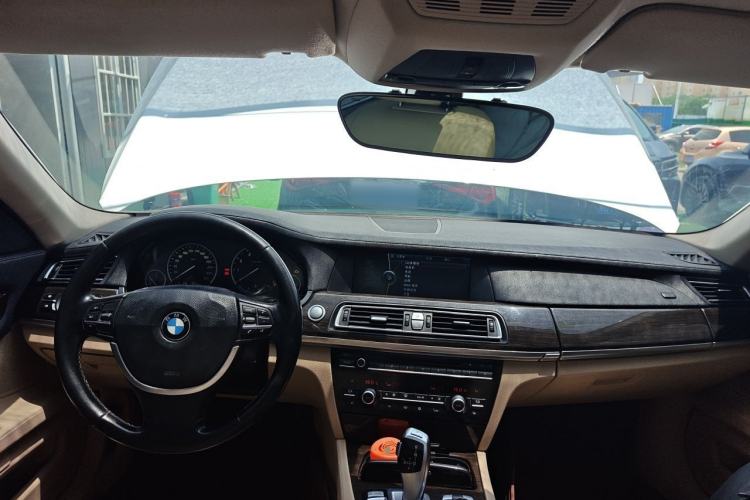 Used BMW 7 Series 2009 730Li Leading Model Center Console