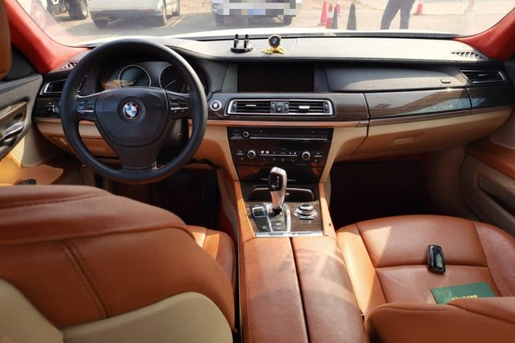 Used BMW 7 Series 2009 730Li Leading Model Center Console
