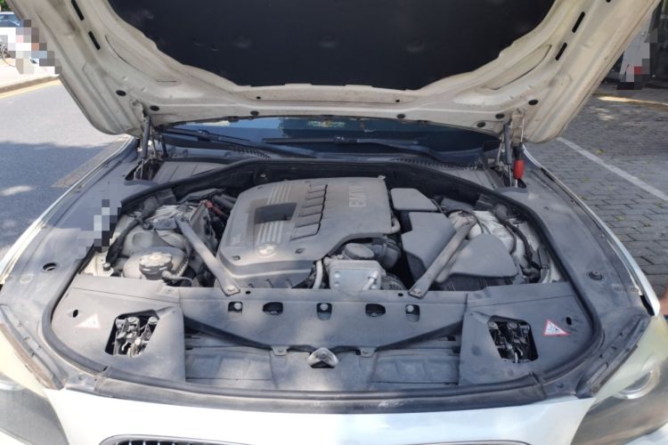 Used BMW 7 Series 2009 730Li Leading Model Engine Bay