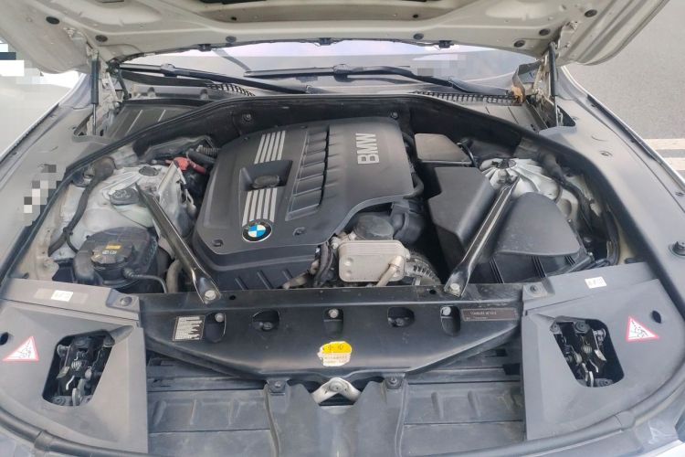 Used BMW 7 Series 2009 730Li Leading Model Engine Bay