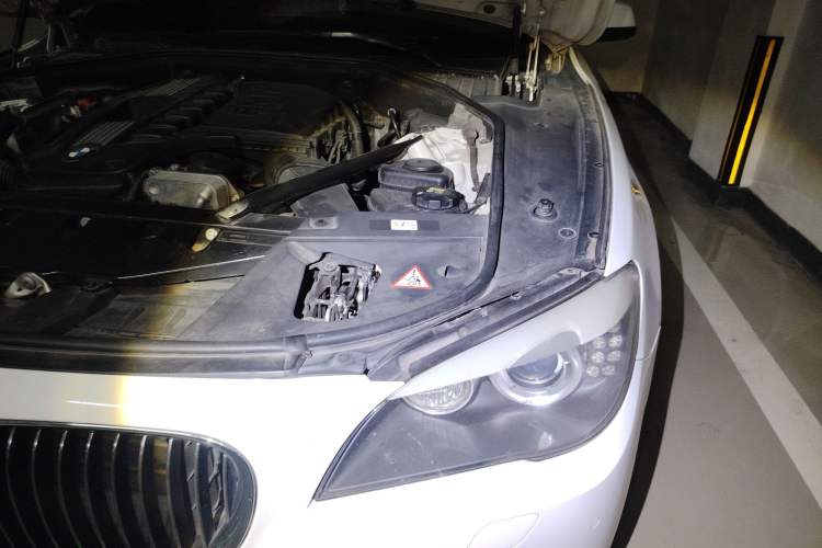 Used BMW 7 Series 2009 740Li Leading Model Engine Bay Left