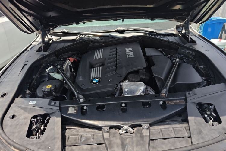 Used BMW 7 Series 2009 730Li Leading Model Engine Bay